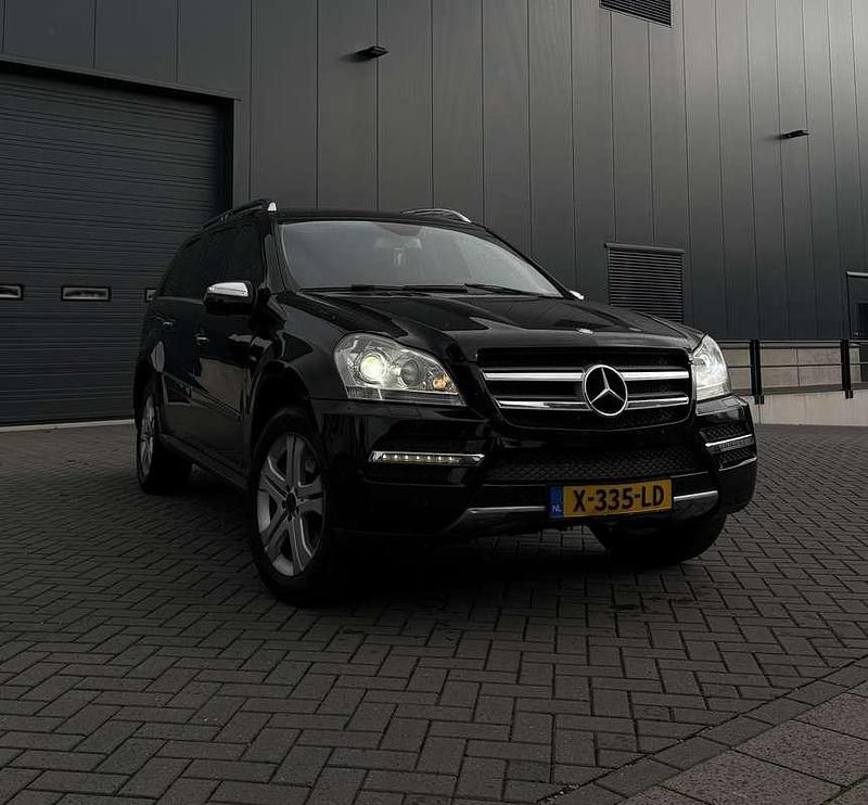 Gebruikt 2009 Mercedes GL350 SUV | € 13.300 - Afbeelding 1/4