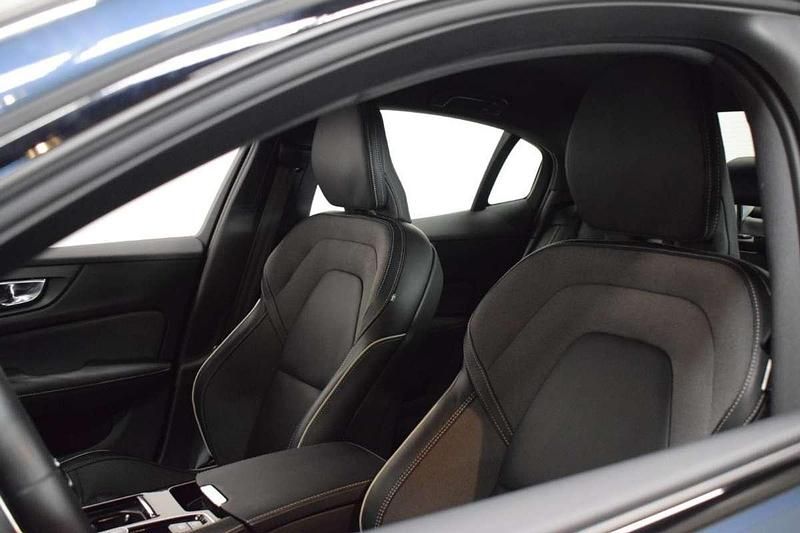 Occasion Volvo S60 Core 2022 Blauw Sedan