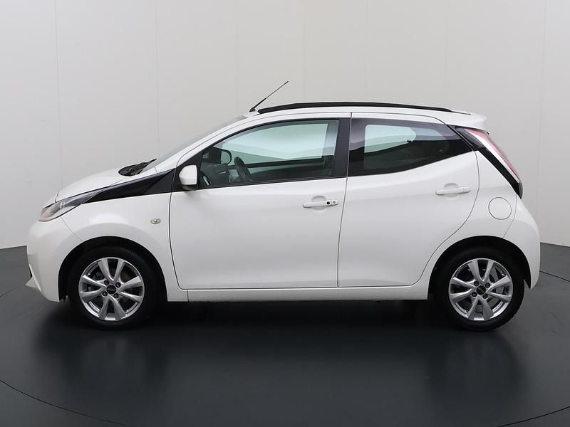Occasion Toyota Aygo X-wave 69 PK (50 kW) 2014 Wit Hatchback