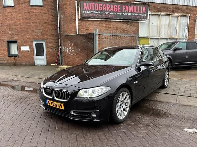 Zwart Gebruikt 2014 BMW 520 Luxury Line Stationwagen | € 7.950 (Super prijs) - Afbeelding 1/4