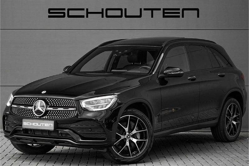 Zwart Gebruikt 2021 Mercedes GLC300e AMG line SUV | € 47.900 (Eerlijke prijs) - Afbeelding 1/3