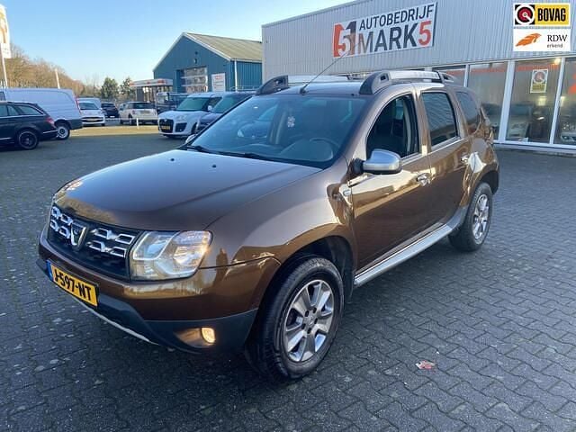 Bruin (metallic) Occasion 2015 Dacia Duster Prestige SUV | € 5.950 (Goede deal) - Afbeelding 1/4