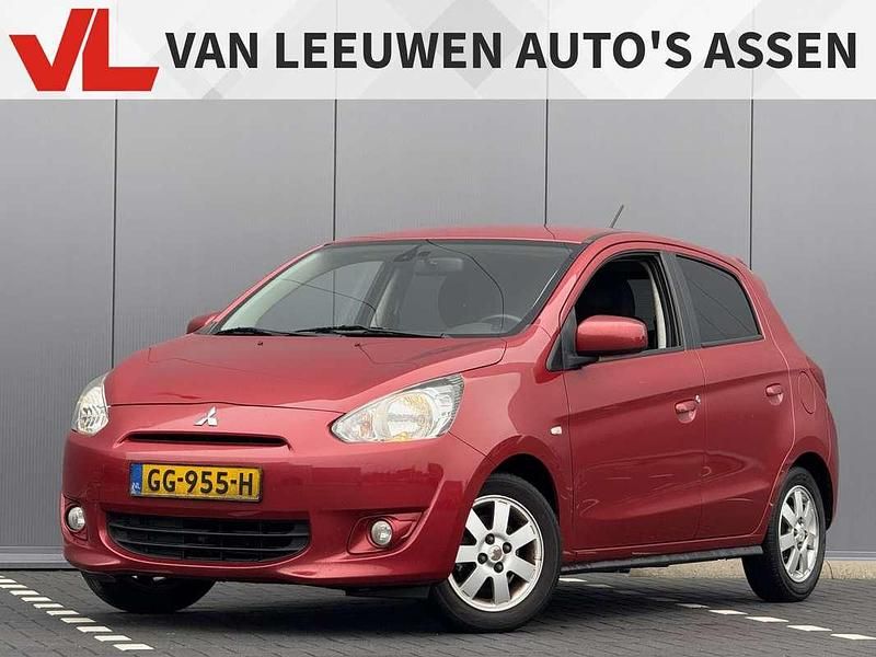 Rood Occasion 2015 Mitsubishi Space Star Hatchback | € 3.948 (Eerlijke prijs) - Afbeelding 1/4
