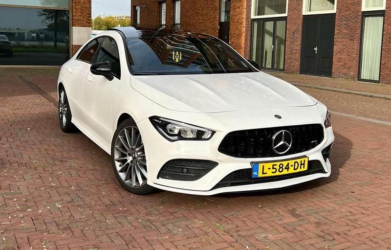 Wit Gebruikt 2019 Mercedes CLA220 Premium Plus Sedan | € 36.750 (Duur) - Afbeelding 1/2