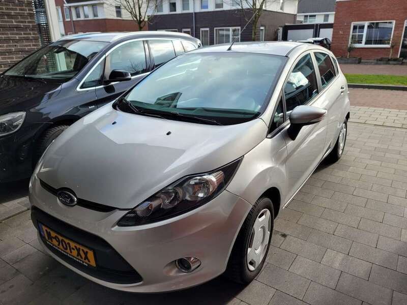 Grijs Gebruikt 2012 Ford Fiesta Titanium Hatchback | € 6.700 (Eerlijke prijs) - Afbeelding 1/4