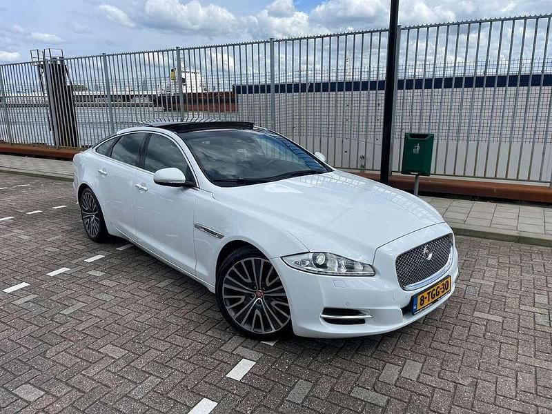 Gebruikt 2014 Jaguar XJ Premium Luxury Sedan | € 14.950 (Goede deal) - Afbeelding 1/4