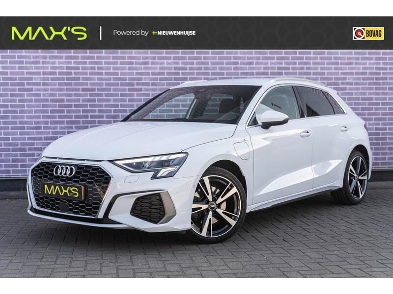 Wit Gebruikt 2020 Audi A3 Sportback Advanced Hatchback | € 27.399 - Afbeelding 1/4