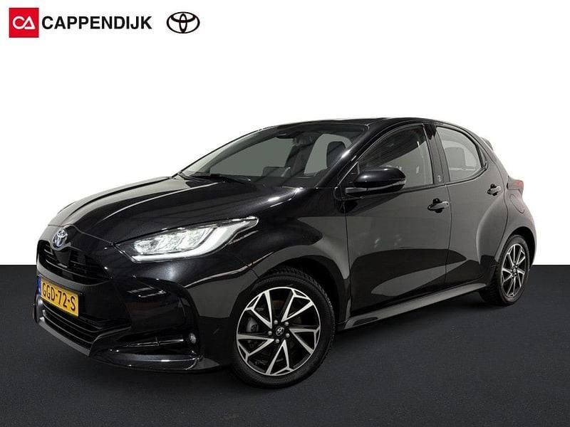 Zwart Occasion 2023 Toyota Yaris Hatchback | € 23.899 (Eerlijke prijs) - Afbeelding 1/4