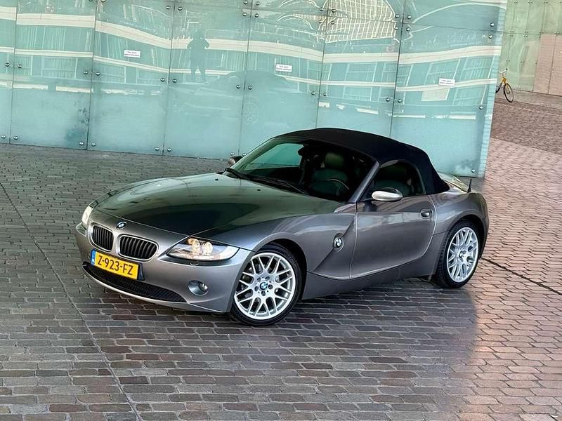 Grijs Gebruikt 2005 BMW Z4 Cabriolet | € 9.250 (Iets duurder) - Afbeelding 1/4