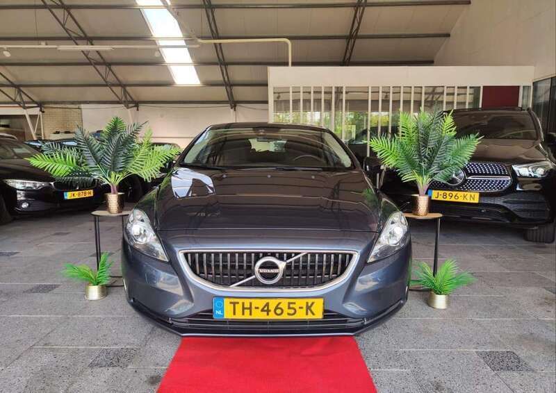 Blauw Gebruikt 2017 Volvo V40 Momentum Stationwagen | € 5.999 (Super prijs) - Afbeelding 1/3