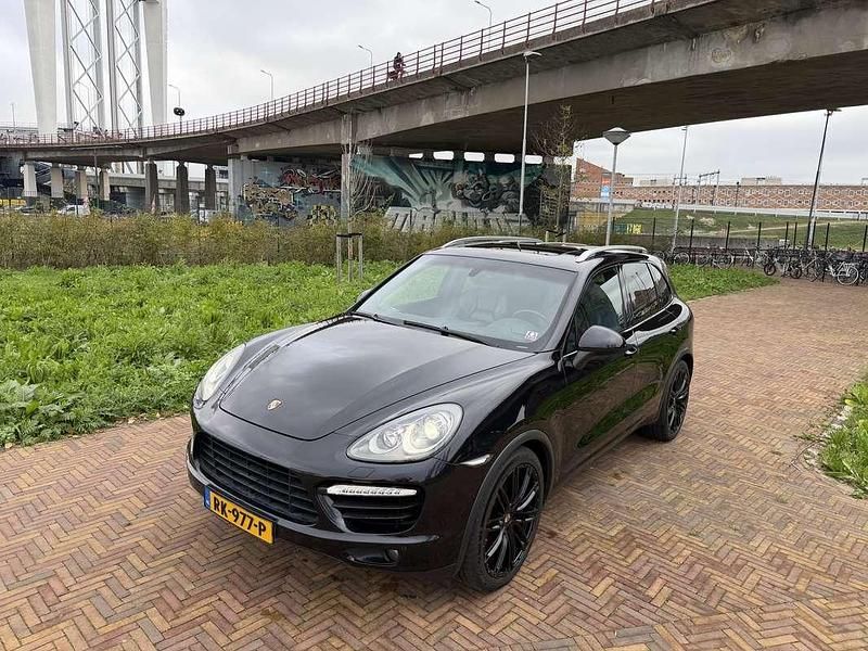 Zwart Occasion 2010 Porsche Cayenne Turbo SUV | € 17.500 (Eerlijke prijs) - Afbeelding 1/4