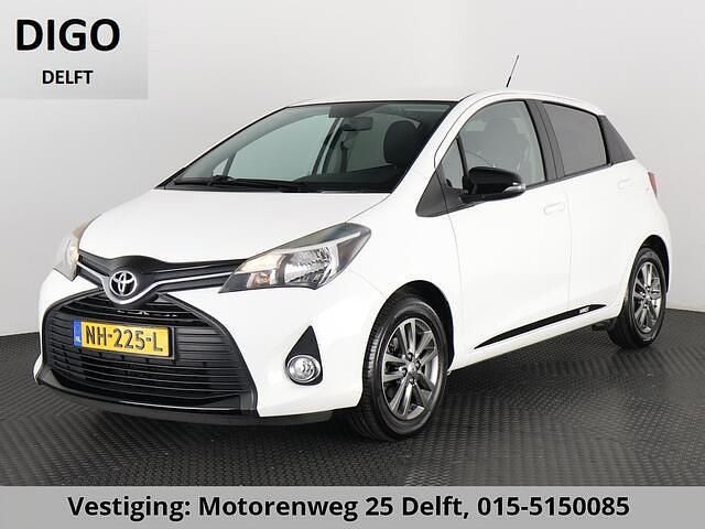 Wit Gebruikt 2015 Toyota Yaris Cool Hatchback | € 9.900 (Eerlijke prijs) - Afbeelding 1/3
