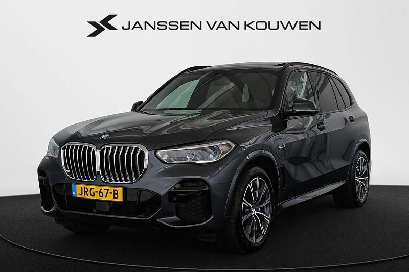 Grijs Occasion 2022 BMW X5 SUV | € 62.795 (Goede deal) - Afbeelding 1/4