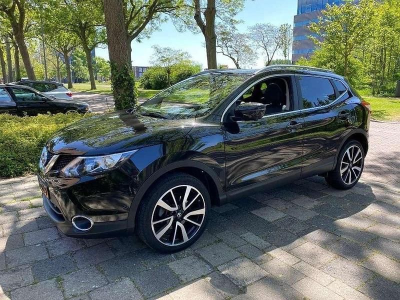Zwart Gebruikt 2015 Nissan Qashqai 360º SUV | € 11.300 (Super prijs) - Afbeelding 1/4