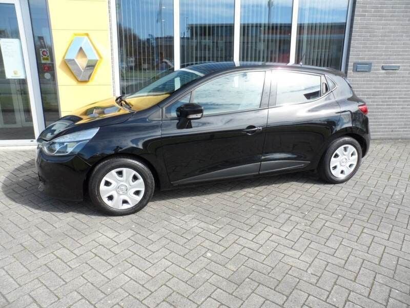 Zwart Gebruikt 2016 Renault Clio IV Expression Hatchback | € 8.900 (Eerlijke prijs) - Afbeelding 1/4