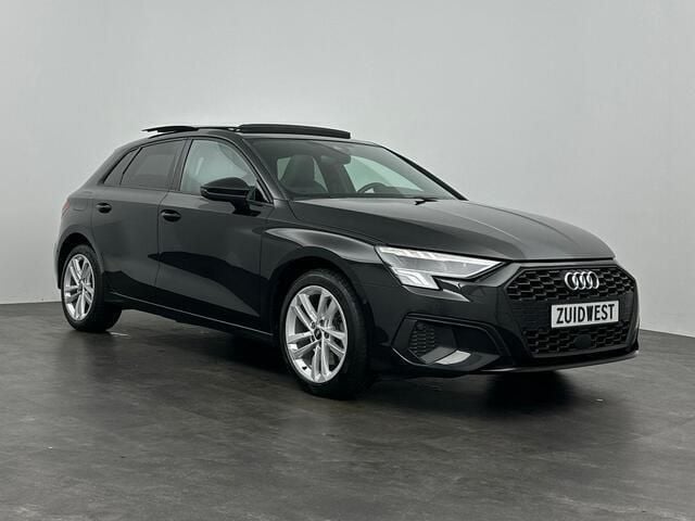 Zwart Gebruikt 2021 Audi A3 Sportback Advanced Hatchback | € 27.950 (Iets duurder) - Afbeelding 1/4