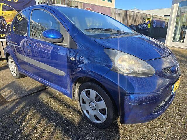 Occasion Toyota Aygo 68 PK (50 kW) 2008 Blauw Hatchback