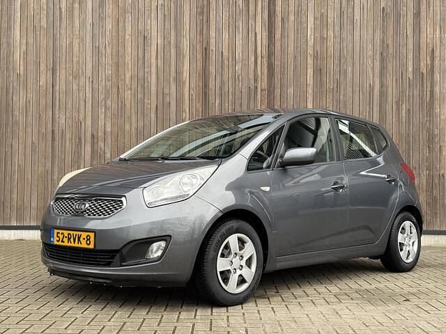 Grijs Occasion 2011 Kia Venga Hatchback | € 3.950 (Eerlijke prijs) - Afbeelding 1/4