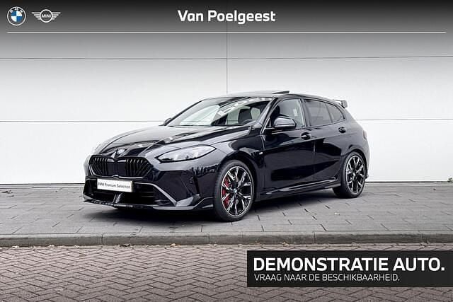 Zwart Gebruikt 2025 BMW 123 Shadowline Hatchback | € 52.900 (Super prijs) - Afbeelding 1/4