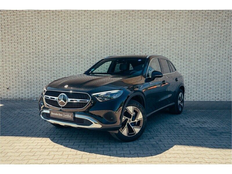 Zwart Gebruikt 2023 Mercedes GLC300 Luxury SUV | € 61.900 (Goede deal) - Afbeelding 1/4