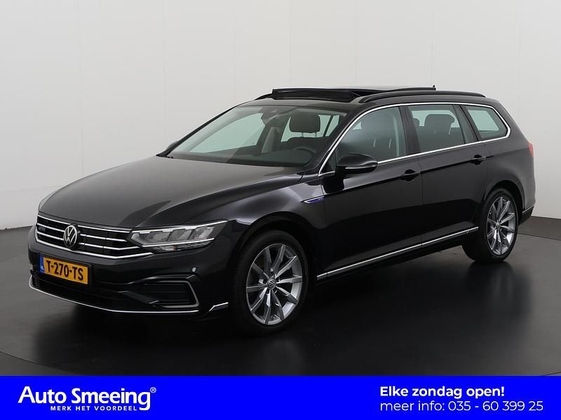 Zwart Gebruikt 2021 VW Passat GTE Stationwagen | € 24.690 (Eerlijke prijs) - Afbeelding 1/4