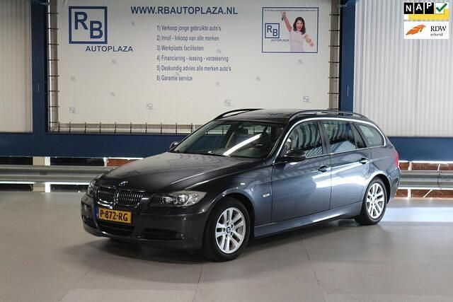 Grijs Gebruikt 2007 BMW 325 Executive Stationwagen | € 8.750 (Iets duurder) - Afbeelding 1/4