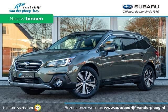Groen (metallic) Gebruikt 2019 Subaru Outback Premium Stationwagen | € 21.950 (Super prijs) - Afbeelding 1/4