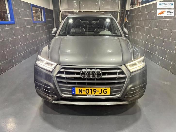 Grijs Occasion 2018 Audi Q5 S-Line SUV | € 29.950 (Eerlijke prijs) - Afbeelding 1/4