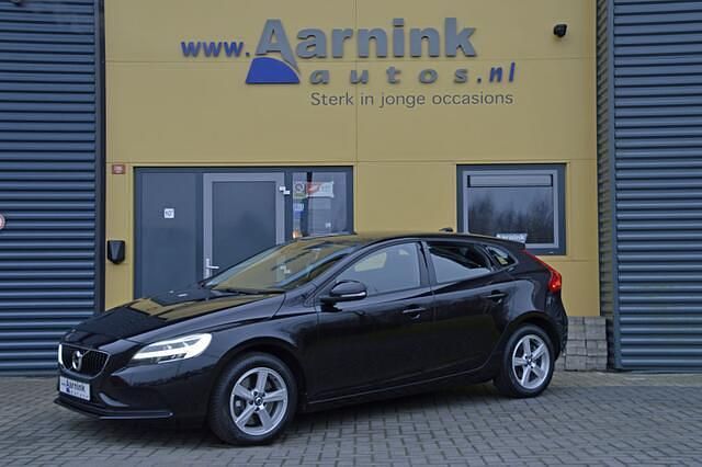 Occasion Volvo V40 150 PK (110 kW) 2019 Zwart (metallic) Hatchback