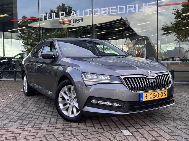 Occasion Skoda Superb Business Line 150 PK (110 kW) 2022 Grijs Hatchback
