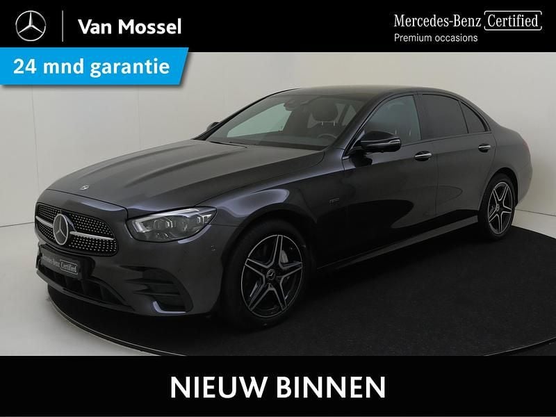 Grijs Gebruikt 2021 Mercedes E300 Business Sedan | € 41.945 (Goede deal) - Afbeelding 1/4