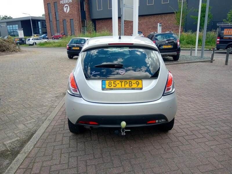 Occasion Lancia Ypsilon Platinum 69 PK (50 kW) 2012 Grijs, metallic lak Hatchback