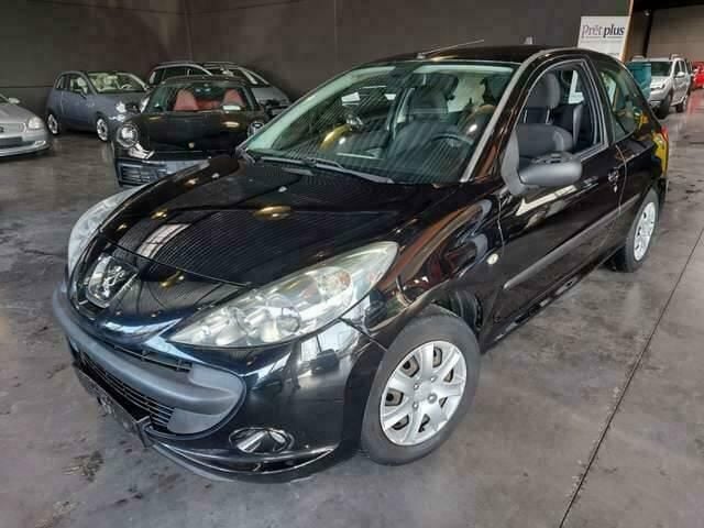 Zwart Gebruikt 2010 Peugeot 206 Sedan | € 3.990 - Afbeelding 1/4