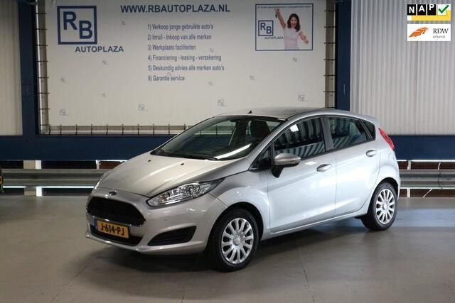 Grijs Gebruikt 2017 Ford Fiesta Style Hatchback | € 6.950 (Goede deal) - Afbeelding 1/4
