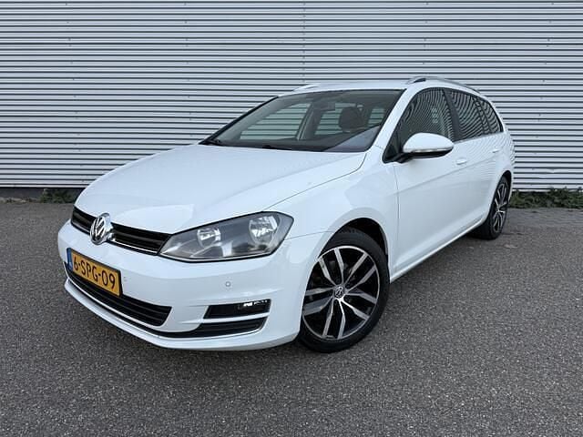 Wit Gebruikt 2013 VW Golf VII Highline Stationwagen | € 7.245 (Super prijs) - Afbeelding 1/4