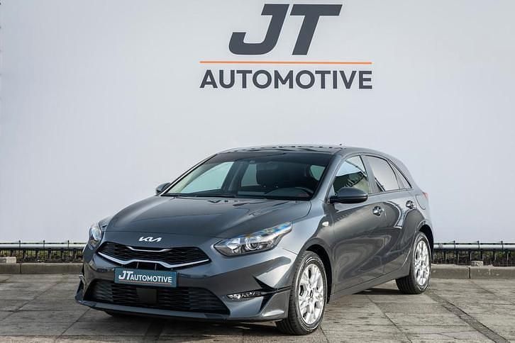 Occasion Kia Ceed 99 PK (72 kW) 2022 Grijs Hatchback