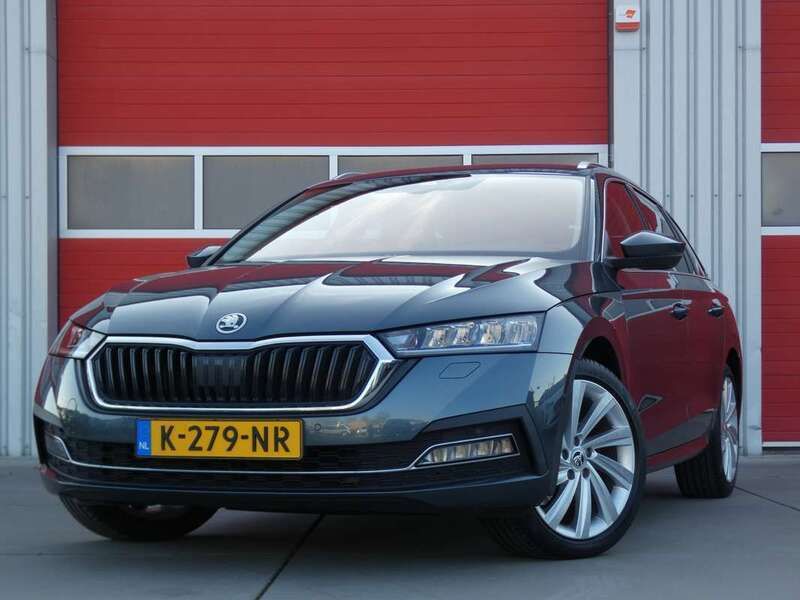 Grijs Gebruikt 2021 Skoda Octavia Business Line Stationwagen | € 22.450 (Eerlijke prijs) - Afbeelding 1/4