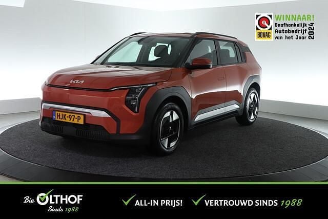 Oranje Occasion 2025 Kia EV3 Air SUV | € 32.500 (Eerlijke prijs) - Afbeelding 1/4