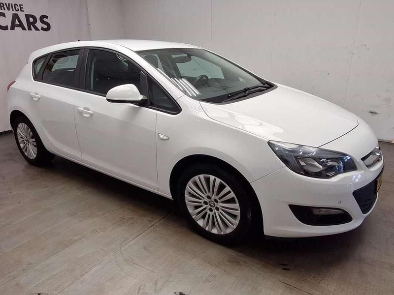 Occasion Opel Astra Business 140 PK (102 kW) 2014 Wit Hatchback
