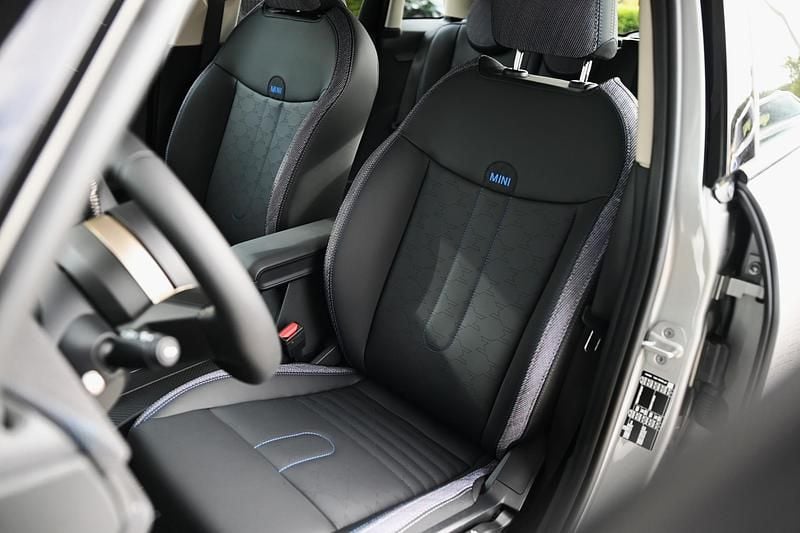 Occasion Mini Cooper Classic 156 PK (114 kW) 2025 Zilver Hatchback