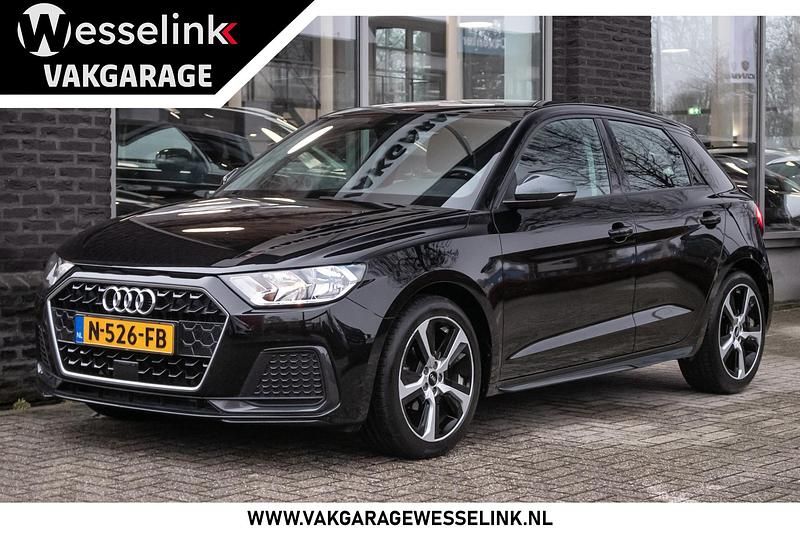 Zwart Occasion 2021 Audi A1 Sportback Design Hatchback | € 20.950 (Eerlijke prijs) - Afbeelding 1/4