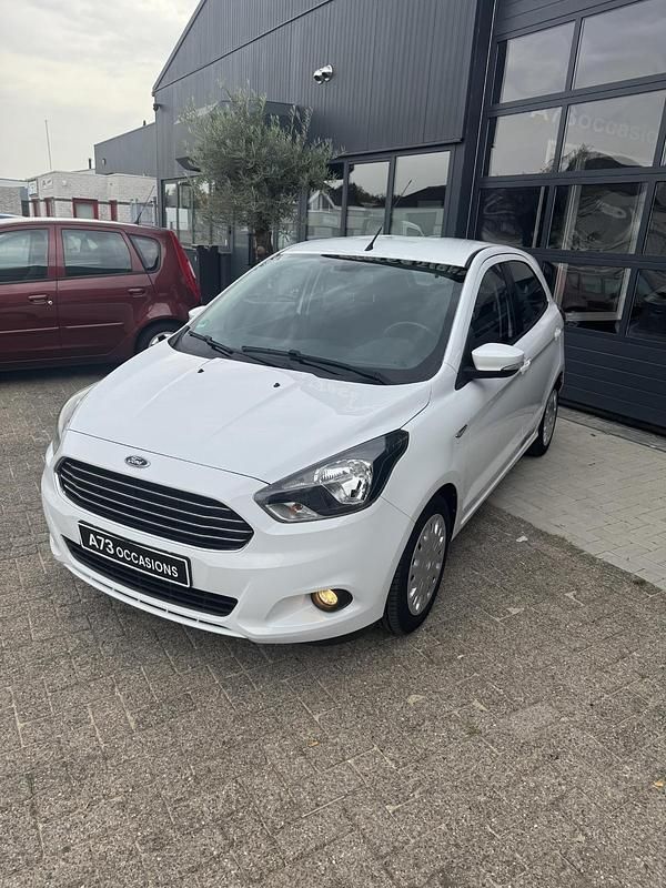 Wit Occasion 2018 Ford Ka Trend Hatchback | € 6.250 (Eerlijke prijs) - Afbeelding 1/4
