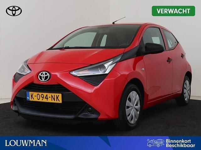 Rood Occasion 2021 Toyota Aygo Hatchback | € 9.945 (Eerlijke prijs) - Afbeelding 1/4