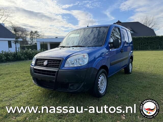 Blauw Occasion 2009 Fiat Doblò Basis MPV | € 2.499 (Eerlijke prijs) - Afbeelding 1/4