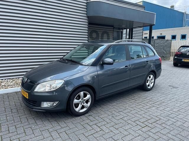 Grijs Gebruikt 2010 Skoda Fabia GreenLine Stationwagen | € 1.600 (Goede deal) - Afbeelding 1/4