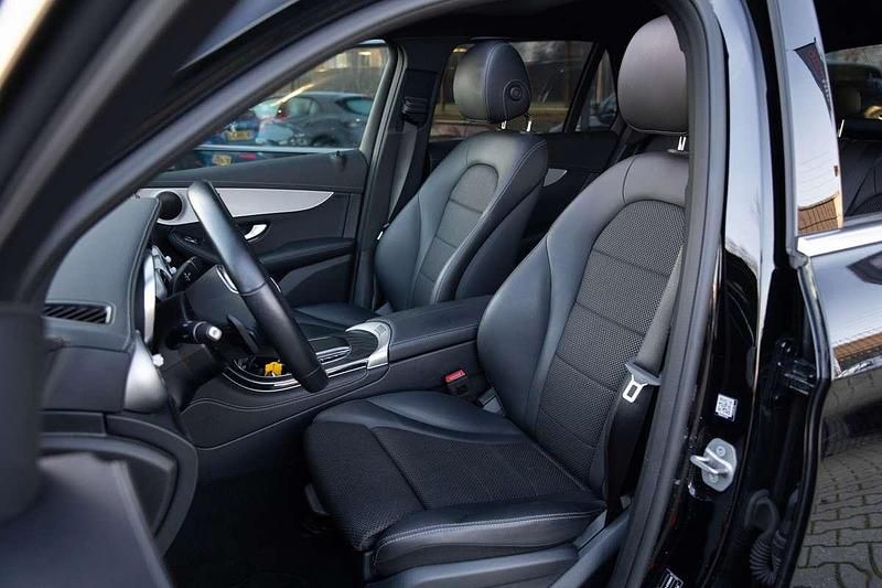 Occasion Mercedes GLC300e 320 PK (235 kW) 2020 Zwart SUV
