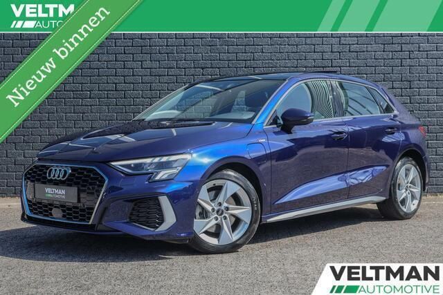 Blauw Gebruikt 2022 Audi A3 Sportback S-Line Hatchback | € 27.795 (Super prijs) - Afbeelding 1/4