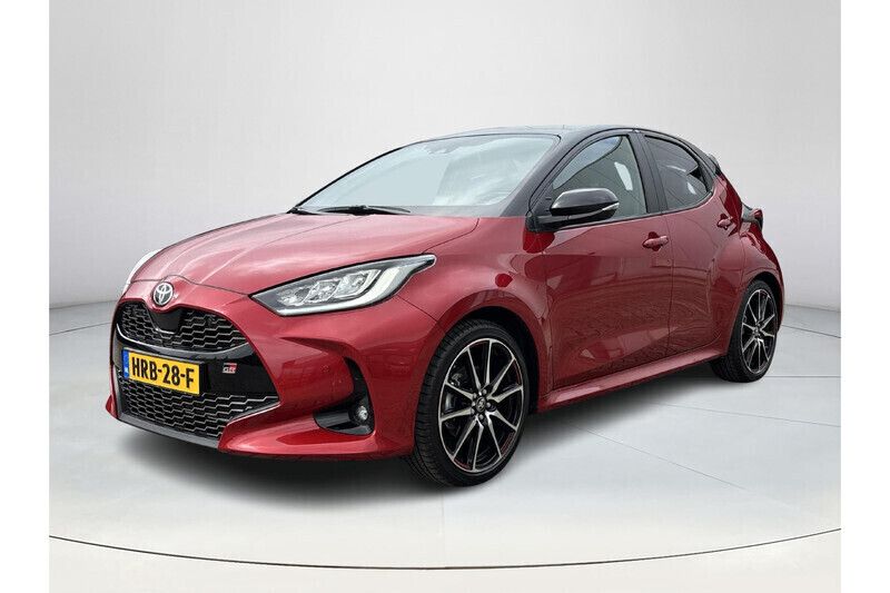 Gebruikt 2024 Toyota Yaris Hybrid Sport | € 29.945 (Eerlijke prijs) - Afbeelding 1/1