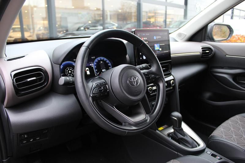 Occasion Toyota Yaris Cross Executive 131 PK (96 kW) 2024 Grijs SUV