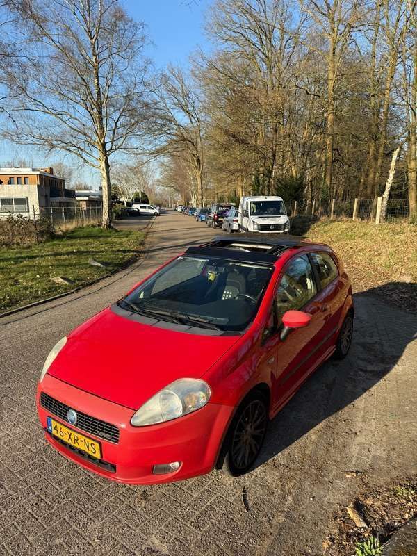 Rood Gebruikt 2007 Fiat Punto Sport Hatchback | € 2.950 (Duur) - Afbeelding 1/4